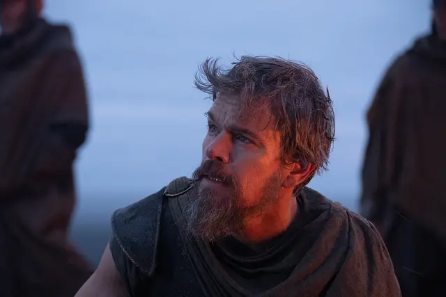 Odysseus (Matt Damon) hat bei seiner langen Irrfahrt manche Prüfungen zu bestehen. Sind es Schicksalsschläge der Götter oder sieht er in den Spiegel eigener Erlebnisse? | Foto: Universal Pictures 