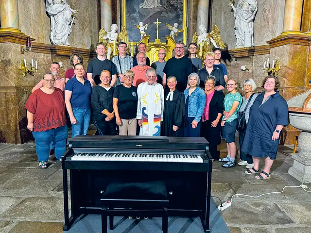 Die Teilnehmenden der heurigen Internationalen Ökumenischen Orgelmusikwoche.  | Foto: zVg