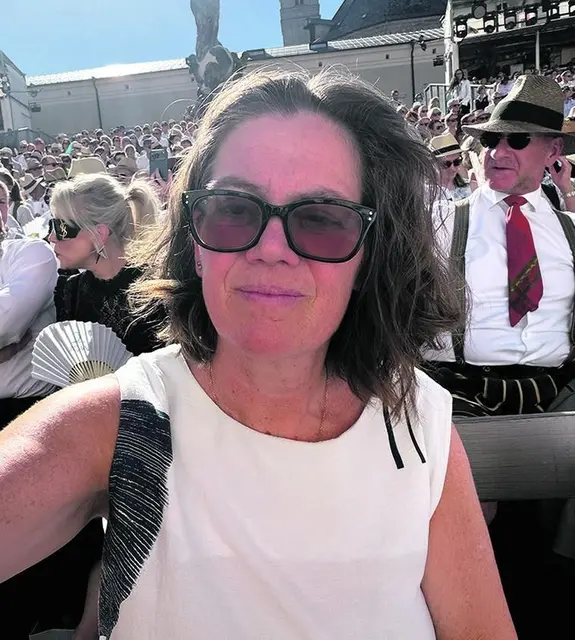 Vollbesetzte Ränge, mittendrin Redakteurin Elisabeth Leitner. | Foto: kiz/elle
