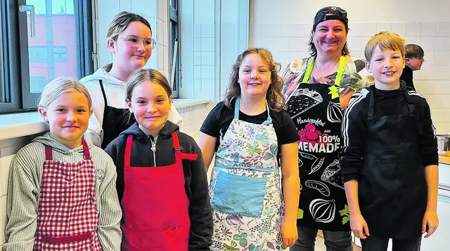 Kinder aus der Mittelschule Kobersdorf kochten koschere Speisen.  | Foto: Carina Werba