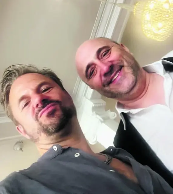 Jedermann und Rufer: Philipp Hochmair mit Hubert Nitsch. | Foto: Privat