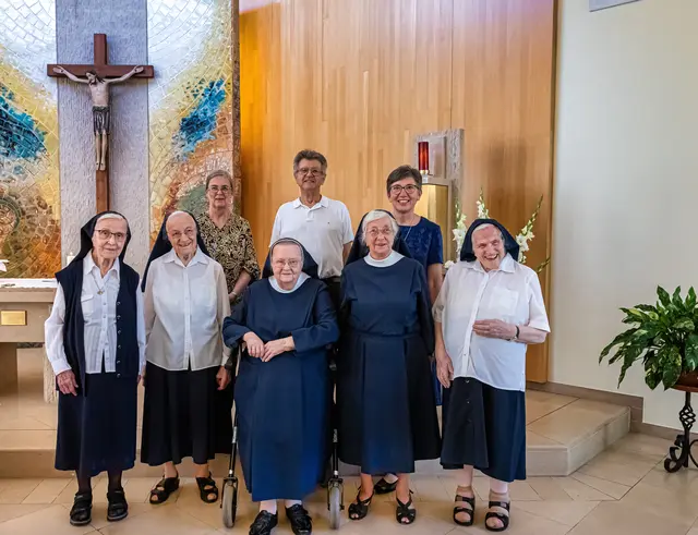 Feier in Pitten mit Sr. Anna Bauer (2. v. r., vorne), 65-Jahr-Jubiläum. | Foto: Salvatorianerinnen