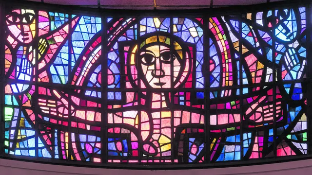 Christus – König und Weltenrichter; Bild der Künstlerin Lydia Roppolt in der Heimatkirche des Autors P. Matthäus Kern in Linz-St. Michael; es ist auch sein Primizbild.  | Foto: zVg
