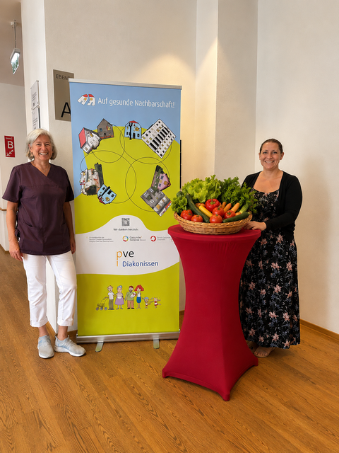 In Admont wurde kürzlich zur ersten „Obst- und Gemüsetauschbörse“ eingeladen. Im Bild v. l.: Michaela Schneeweis und Susanna Obernhuber. | Foto: PVE Diakonissen Admont