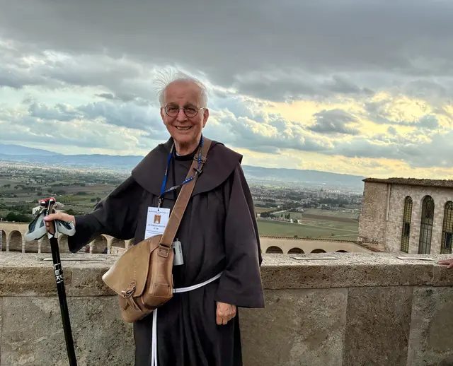 Durch Assisi, wo Pater Willibald Hopfgartner auch sein Noviziat absolviert hat, führte er kürzlich eine Reisegruppe aus Graz.  | Foto: Gertraud Schaller-Pressler