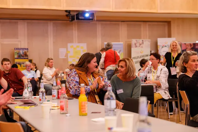 Austausch, Information, Vernetzung beim Dialogtag „Gemeinsam statt einsam“ . | Foto:  Neuhold