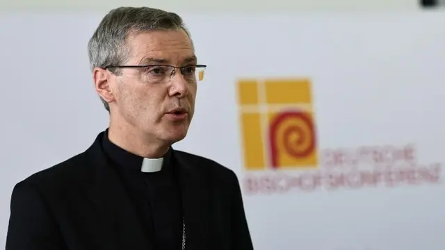 Bischof Heiner Wilmer will sich in Rom für Änderungen im Kirchenrecht einsetzen. | Foto: ANSA