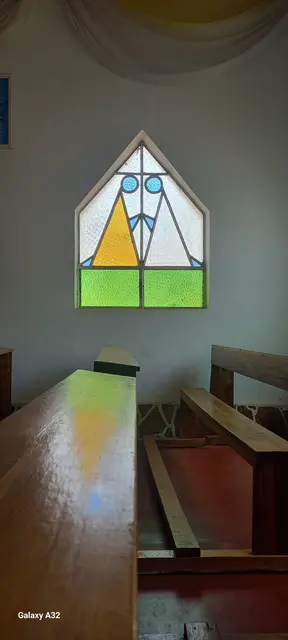 Glasfenster in der Kapelle des Ordens Neues Leben für Versöhnung in Gitega. | Foto: Steiner 