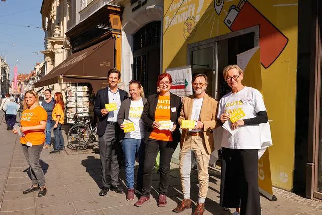 Am 1. Oktober präsentierte das Katholische Bildungswerk Steiermark in der Grazer Herrengasse die neue österreichweite Marke „GUTE TAGE Senior:innen-bildung“. Im Bild 
v. l.: Bettina Schalk, Domenik Kainzinger-Webern, Christine Magerl, Martina Platter, Walter Prügger und Ulrike Brantner. | Foto: Neuhold