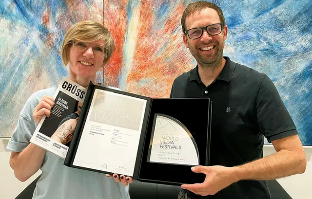 Katrin Leinfellner und Helmut Schmidt vom steirischen Redaktionsteam freuen sich über die Anerkennung. Ab 19. Oktober finden Sie das neue GRÜSS GOTT!-Magazin in Ihrem Briefkasten.  | Foto: Kath. Kirche Steiermark