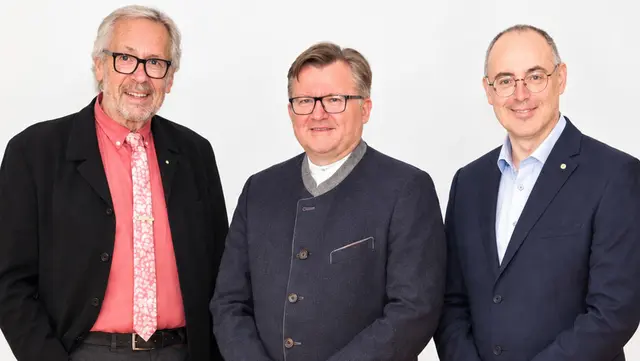 Das Seelsorgeraum-Führungsteam im Seelsorgeraum Judenburg-Obdacherland besteht aus (v. l.) Heinz Perner als Handlungsbevollmächtigtem für Verwaltung, Pfarrer Rudolf Rappel als Leiter des Seelsorgeraums und Walter Steinwidder als Handlungsbevollmächtigtem für Pastoral. | Foto: SR