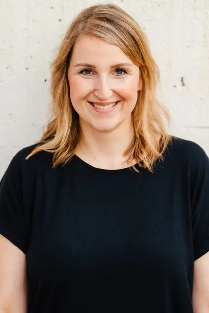 Lina Hölscher ist Regisseurin und Sozialpädagogin und lebt in Graz. Die gebürtige Berlinerin leitet die Theaterakademie von LebensGroß, die den Steiermärkischen Toleranzpreis erhält.  | Foto: Haberl