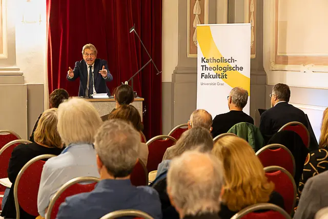 Beim Symposium „Begegnung leben – Franz von Assisi für die Welt von heute“ – eine Kooperation der Katholisch-Theologischen Fakultät Graz und der Ordensgemeinschaft der Franziskaner – war Anfang Oktober der renommierte Soziologe Hans Joas zu Gast. Er „outete“ sich dort als großer Fan des hl. Franziskus. | Foto: Adriana Hönicke/UniGraz