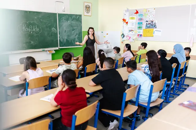 Perspektivenwechsel. Im von der Abteilung für Integration der Stadt Graz geförderten Projekt arbeiten die ReferentInnen mit Kindern und Jugendlichen, um die Gesellschaft gewaltfreier zu machen. Das Projekt erhielt den Steiermärkischen Toleranzpreis.   | Foto: Sudy