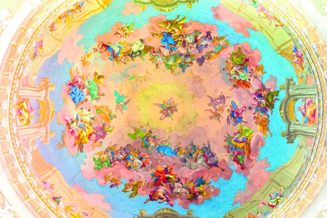 Du aber selber reizest an,
dass dich zu preisen Freude ist;
denn geschaffen hast du uns zu dir,
und ruhelos ist unser Herz,
bis es seine Ruhe hat in dir.
(Aus den Bekenntnissen des hl. Augustinus, Gedenktag am 28. August) | Foto: Deckenfresko der Stiftskirche Herzogenburg/Wikimedia Commons