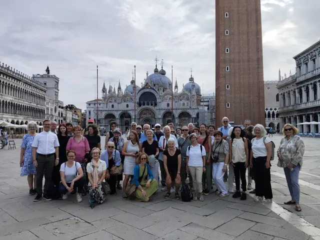 44 Frauen und Männer der Katholischen LehrerInnen- und ErzieherInnengemeinschaft (KLE) besuchten die 61. Biennale in Venedig. | Foto: privat